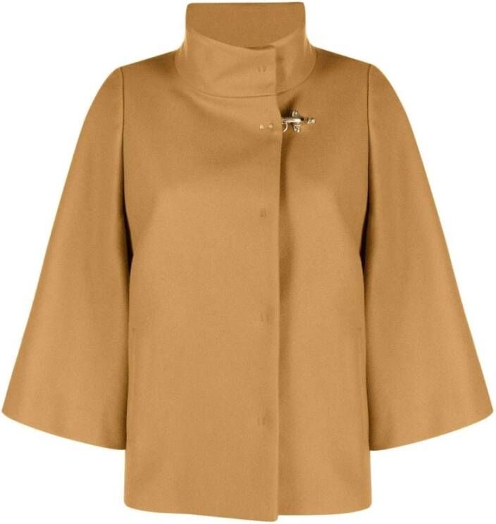 Fay Poncho's Bruin Dames