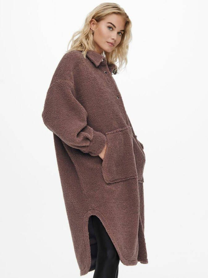 Only Lange jas ONLADISON L/S LONG TEDDY SHACKET Oversized look